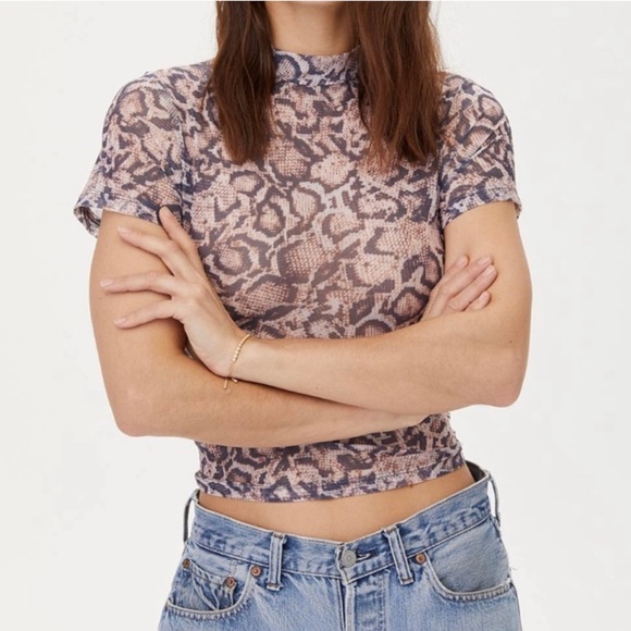 ✖️SOLD✖️•LNA• Snake Mesh High Neck Short Sleeve Cropped Semi Sheer Fitted Tee - Picture 10 of 11